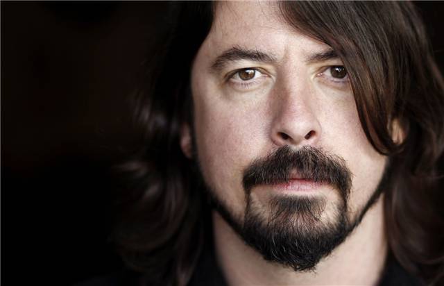 Dave Grohl da sahne kazası geçirdi