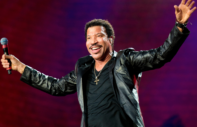 Glastonbury Lionel Richie'ye yaradı