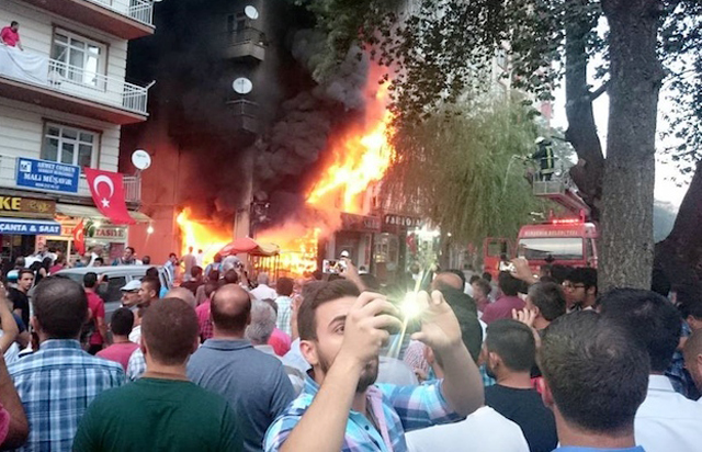 Kırşehir'de yakılan kitabevi tekrar açılacak