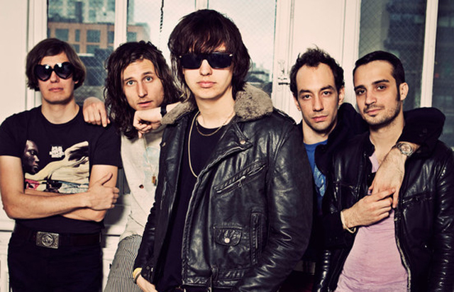 The Strokes'tan müjde