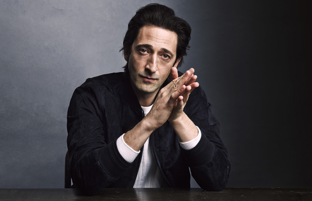 Adrien Brody resimleri Art Basel Miami'de 