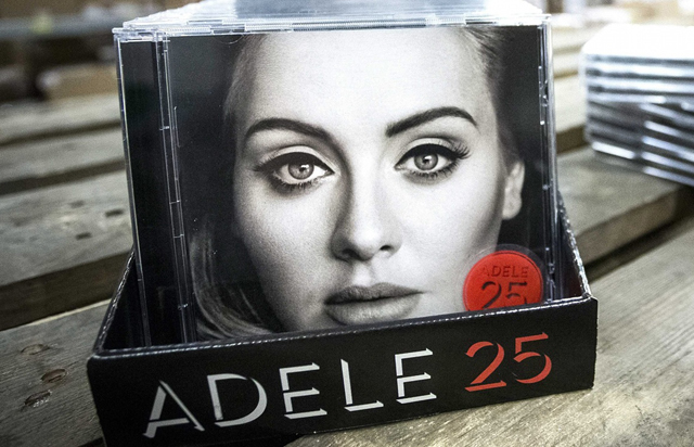 Adele ABD'de rekora koşuyor