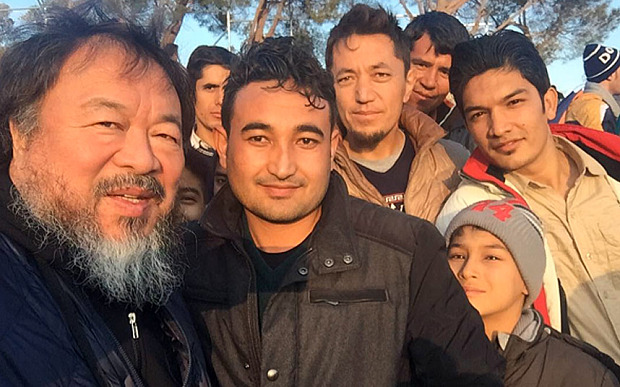 Ai Weiwei mülteci projesi için Midilli'de