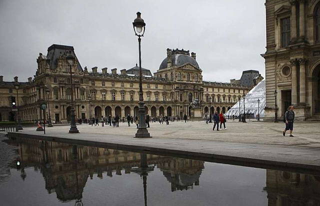 Louvre ve d'Orsay sel nedeniyle kapalı