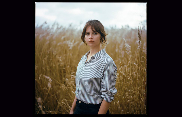 Felicity Jones portresi National Portrait Gallery'de 