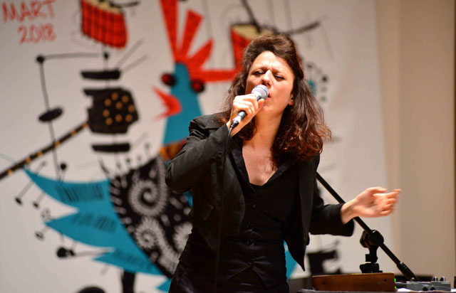 İzmir'de Leila Martial Trio konserine büyük ilgi