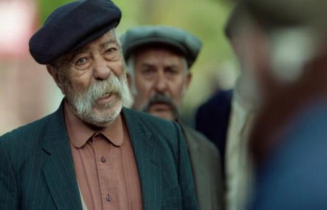 Usta tiyatro oyuncusu Erol Demiröz hayatını kaybetti
