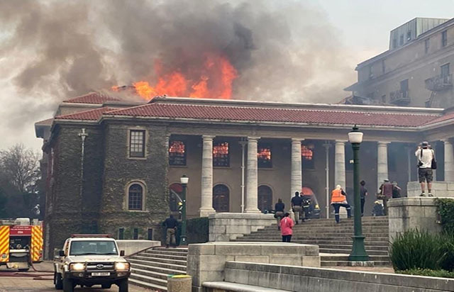 Cape Town yangını Afrika arşivini yok etti