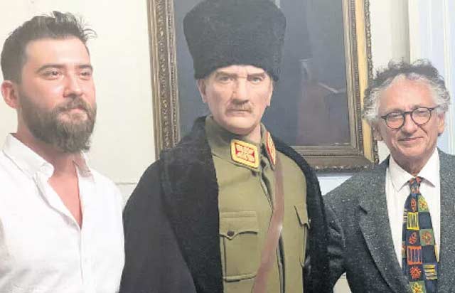 Atatürk yeniden odasında