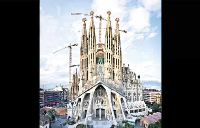 La Sagrada Familia’nın merdiveni için referandum