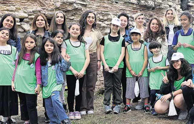 “Küçük Rehberler”e tarihi karne hediyesi