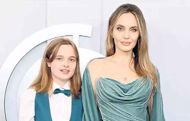 Angelina Jolie bir eksiği daha tamamladı