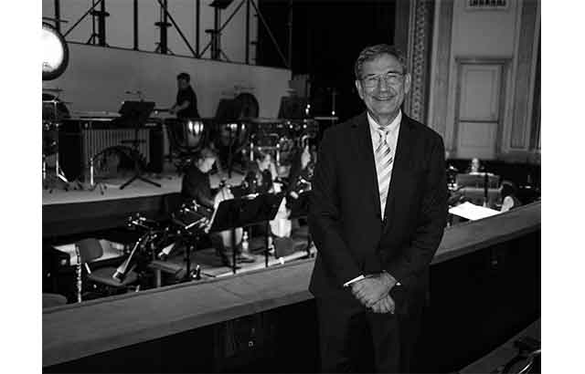 AB sanat gündeminde Orhan Pamuk imzası