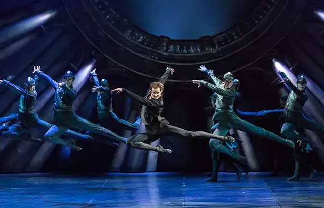 'Anna Karenina' ve 'Rus Hamlet' AKM'de