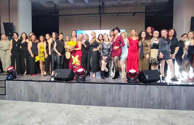 Sisters Music Chain’den Sezen Aksu'ya saygı duruşu