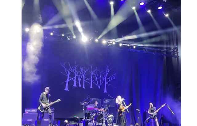 Myrkur, İstanbul'da kuzey rüzgârı estirdi
