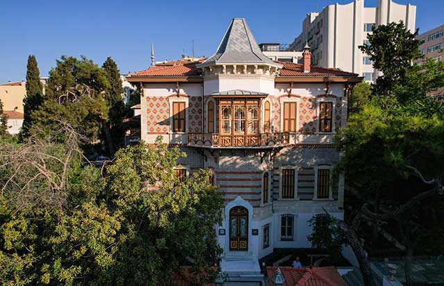 Arkas’tan İzmir’e yeni sanat durağı