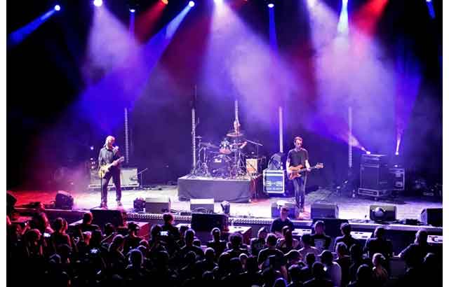 Pink Turns Blue 22 Kasım’da Roxy’de