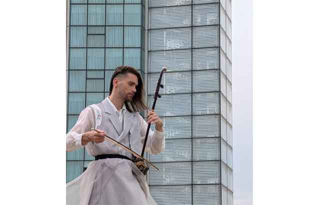 AKM’DE Eliott Tordo rüzgârı