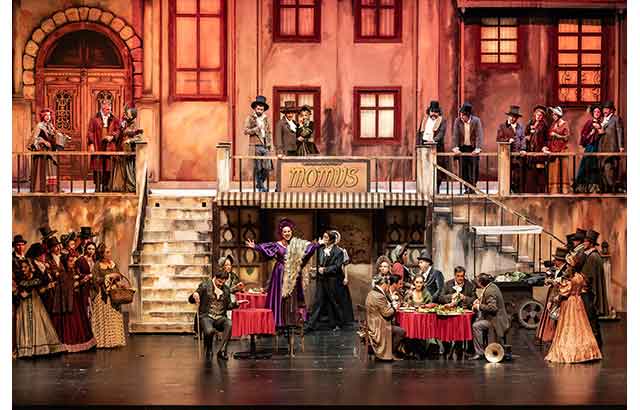 Yepyeni ama çok klişe: "La Bohème"