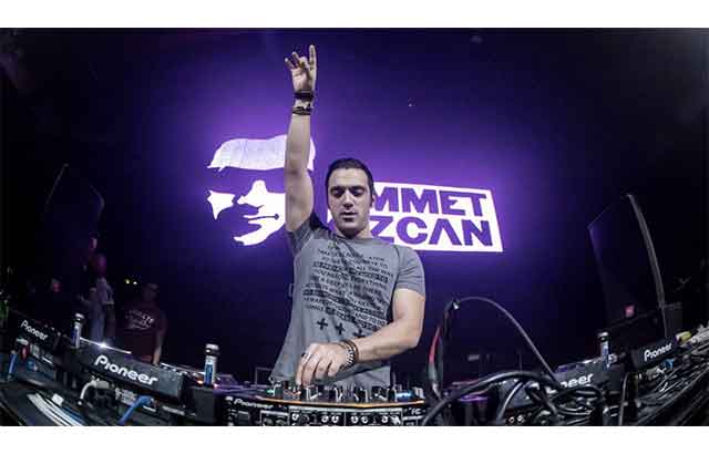 Moğol bozkırından dijital çağ’a: Ummet Ozcan’ın sınırları aşan Noel fırtınası