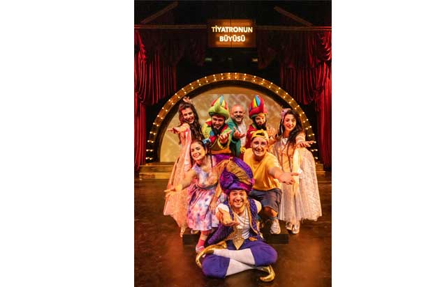 Sömestirde ücretsiz tiyatro keyfi