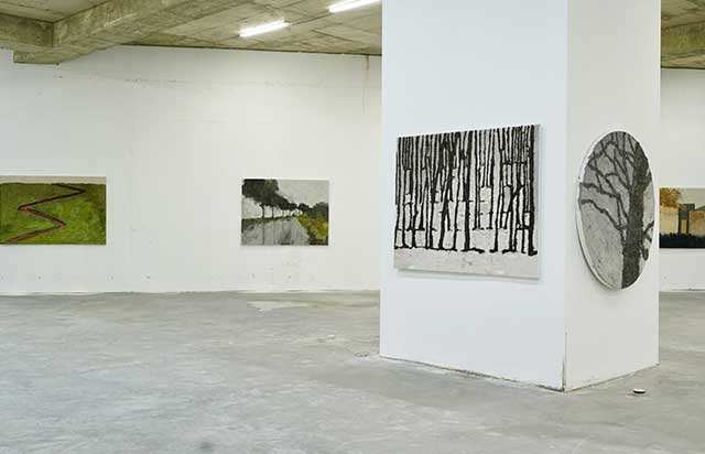 Distopik bir evrenin fırça darbeleri