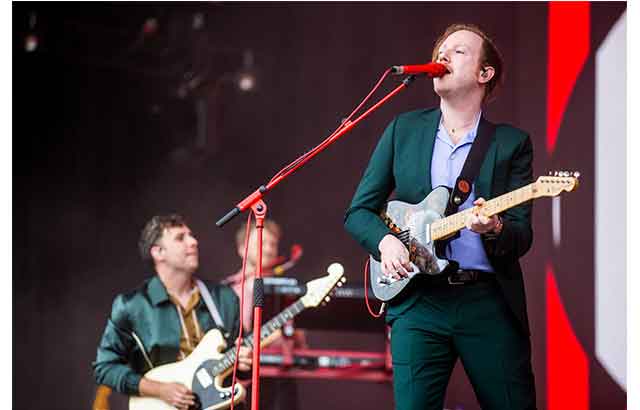 Indie-Rock’ın eskimeyen sesi Two Door Cinema Club