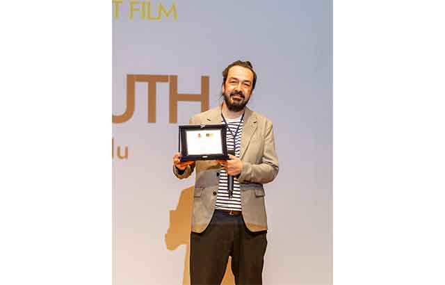 “Gerçek Ötesi”ne İtalya’dan En İyi Sanat Filmi Ödülü