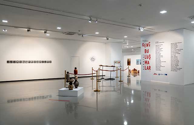 Taksim Sanat’ta “Genç Buluşmalar” sergisi