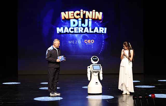 Robotlar sahnede, hikâye çocukların dünyasında