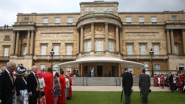 Buckingham Sarayı'nda çalışacak hizmetçiler aranıyor