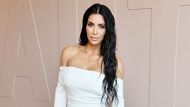 Kim Kardashian In Makyaj Itirafi Neden Tepki Cekti