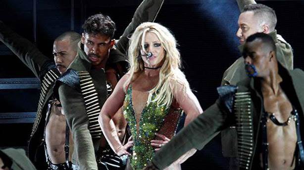 Britney Spears Mucadelelerle Gecen Bir Muzik Kariyeri