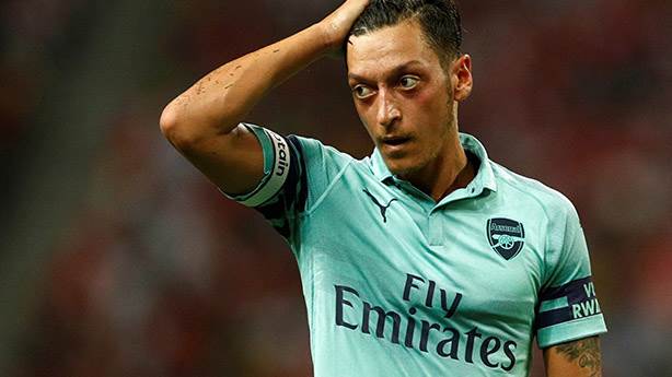 Mesut Özil'e çağrı: Almanya'ya geri dön!