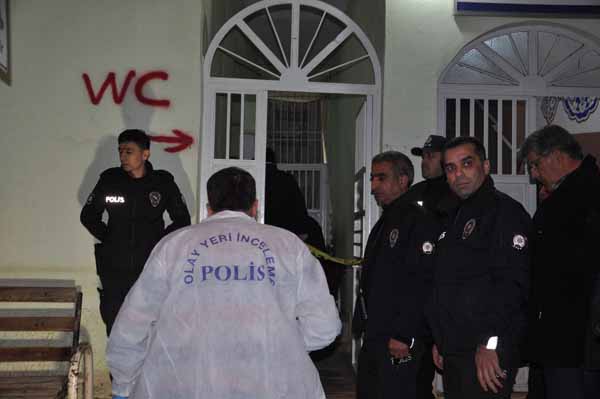 Cami tuvaletinde korkunÃ§ olay! Hemen polisi aradÄ±