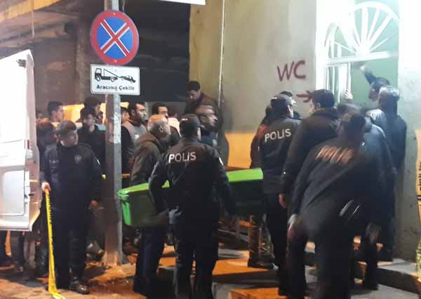 Cami tuvaletinde korkunÃ§ olay! Hemen polisi aradÄ±