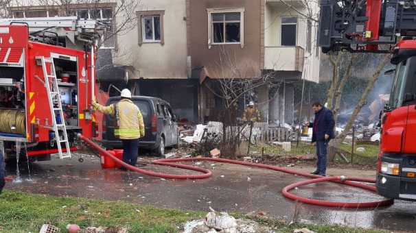 Son dakika... BÃ¼yÃ¼kÃ§ekmece'de korkutan patlama! YaralÄ±lar var