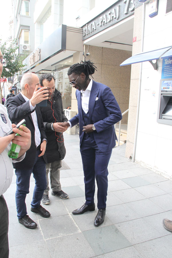 BonkÃ¶r Gomis! Para Ã§ekip...