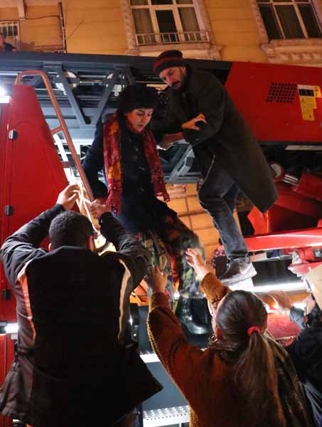 Gece yarÄ±sÄ± can pazarÄ±: 11 kiÅi bÃ¶yle kurtarÄ±ldÄ±