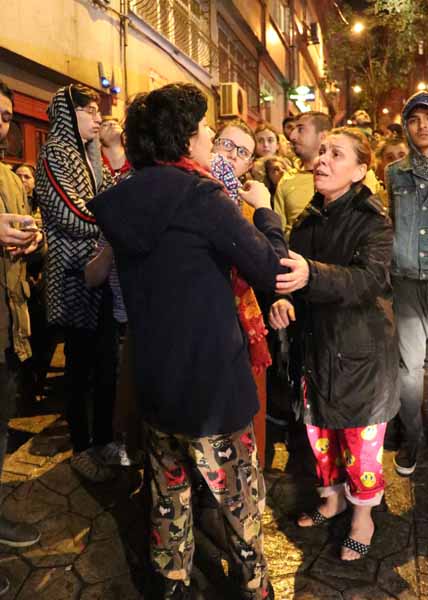 Gece yarÄ±sÄ± can pazarÄ±: 11 kiÅi bÃ¶yle kurtarÄ±ldÄ±