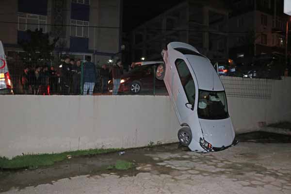 Mahalleli dÄ±ÅarÄ± fÄ±rladÄ±! ApartmanÄ±n otoparkÄ±nda...