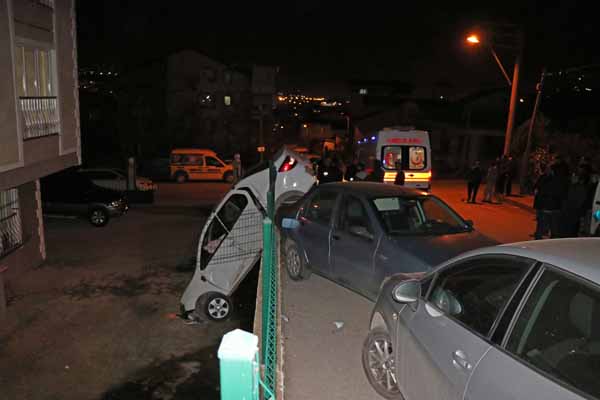 Mahalleli dÄ±ÅarÄ± fÄ±rladÄ±! ApartmanÄ±n otoparkÄ±nda...