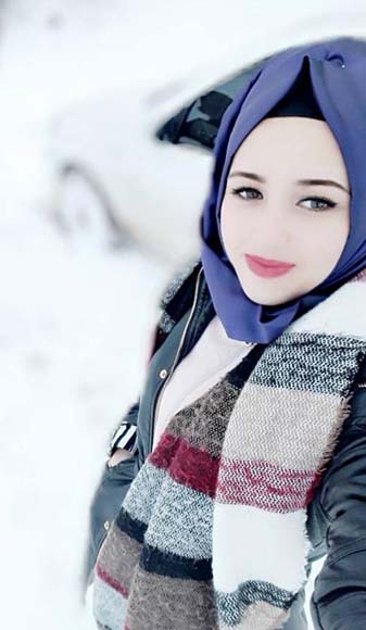 Sokak ortasÄ±nda dehÅet! EÅini defalarca bÄ±Ã§aklayarak Ã¶ldÃ¼rdÃ¼