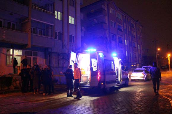 Bolu'da IraklÄ± eski polis dehÅeti! Ãnce bÄ±Ã§akladÄ± sonra boÄazÄ±nÄ± kesti...