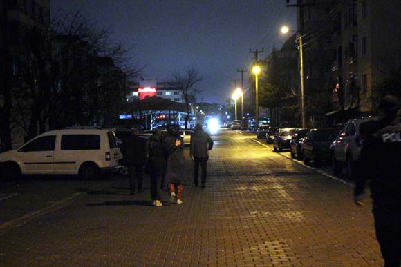 Bolu'da IraklÄ± eski polis dehÅeti! Ãnce bÄ±Ã§akladÄ± sonra boÄazÄ±nÄ± kesti...