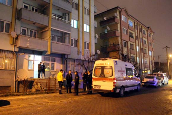 Bolu'da IraklÄ± eski polis dehÅeti! Ãnce bÄ±Ã§akladÄ± sonra boÄazÄ±nÄ± kesti...