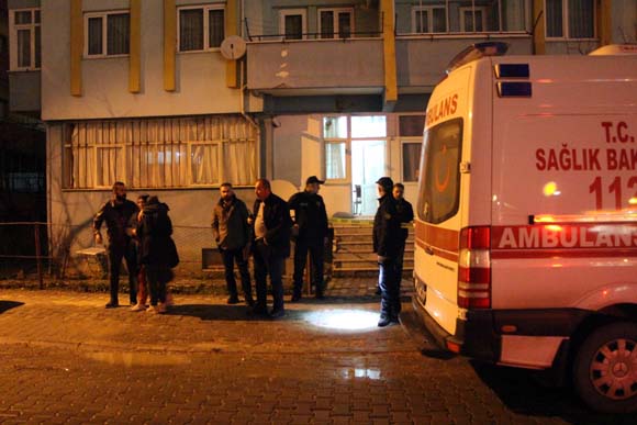 Bolu'da IraklÄ± eski polis dehÅeti! Ãnce bÄ±Ã§akladÄ± sonra boÄazÄ±nÄ± kesti...
