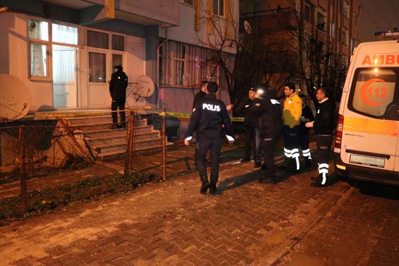 Bolu'da IraklÄ± eski polis dehÅeti! Ãnce bÄ±Ã§akladÄ± sonra boÄazÄ±nÄ± kesti...