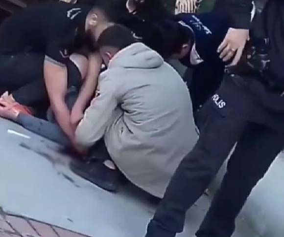 Ä°zmir'de silahlÄ± genÃ§ dehÅet saÃ§tÄ±!